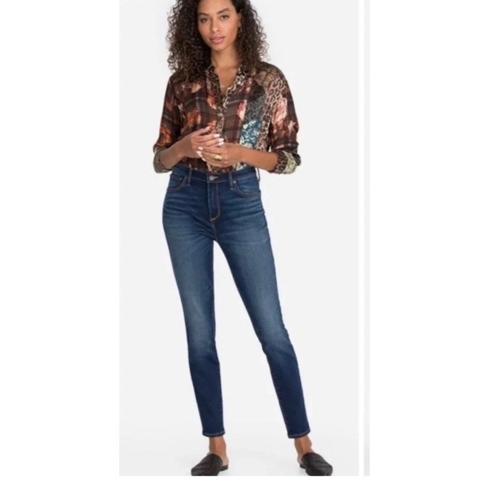 JOHNNY WAS‎ Woman's Mid-Rise Skinny Jeans Medium Wash Denim Festival Fever Sz 29